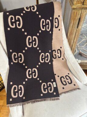 Unisex Gucci Scarf/HUGE